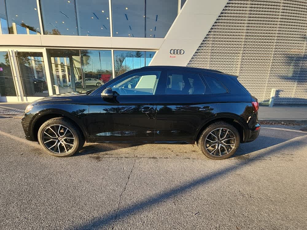 Used 2023 Audi SQ5 Premium Plus w/ Premium Plus Package AWD/4WD image 2