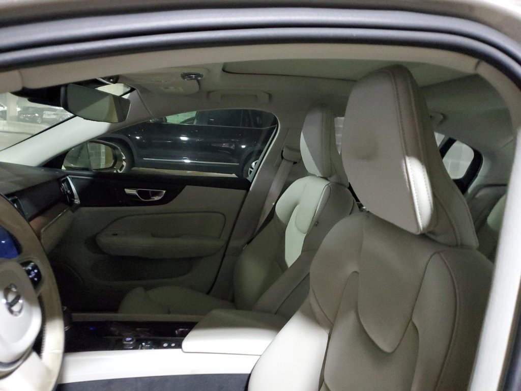 Used 2020 Volvo S60 T5 Inscription w/ Advanced Package FWD image 7
