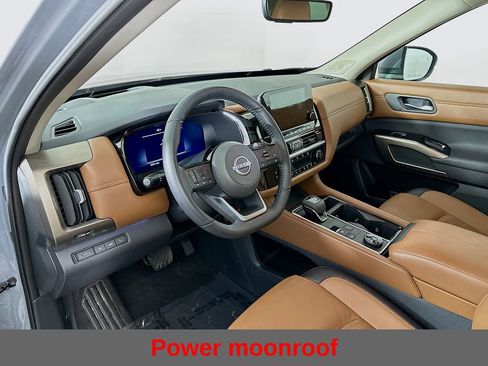 Used 2024 Nissan Pathfinder Platinum w/ Cargo Package image 15