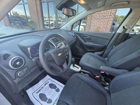 Used 2016 Chevrolet Trax LS w/ LPO, Cargo Package FWD image 18