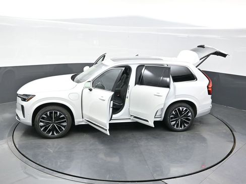 New 2026 Volvo XC90 T8 Ultra w/ Protection Package AWD/4WD image 40
