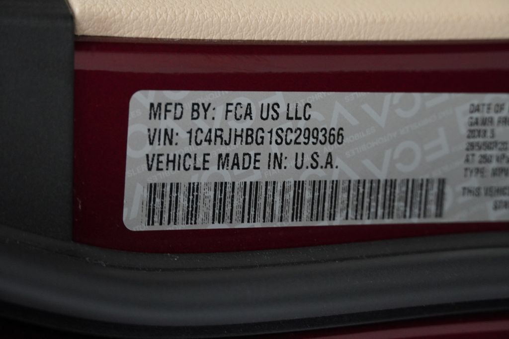 Certified 2025 Jeep Grand Cherokee Limited AWD/4WD image 54