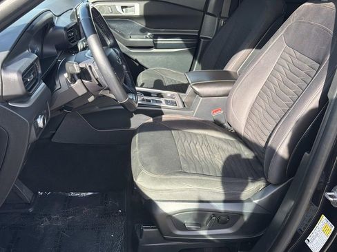 Certified 2020 Ford Explorer XLT image 19