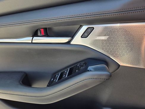 Used 2021 MAZDA MAZDA3 s image 22