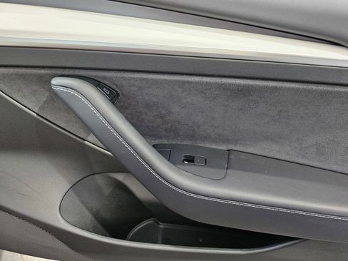 Used 2023 Tesla Model 3 Standard Range RWD image 6