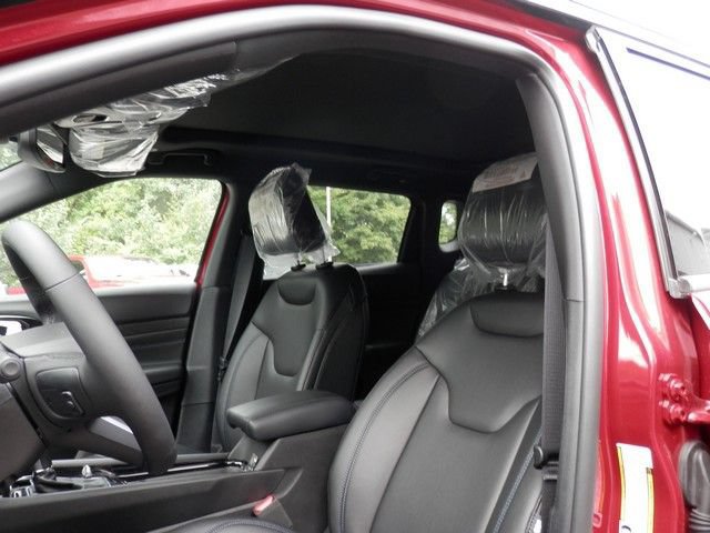 New 2026 Jeep Compass Limited w/ Sun, Sound & Navigation Group AWD/4WD image 15