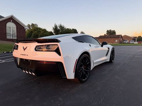 Used 2015 Chevrolet Corvette Z06 w/ 2LZ Preferred Equipment Group RWD image 14