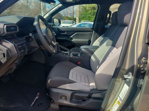 Certified 2025 Toyota Tacoma TRD Off-Road image 15