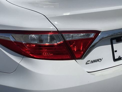 Used 2017 Toyota Camry LE FWD image 35