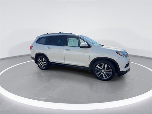 Used 2018 Honda Pilot Elite image 17