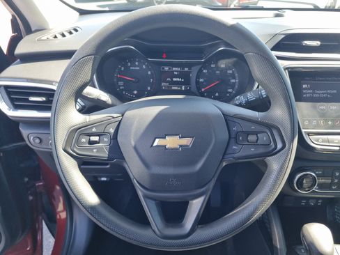 Used 2023 Chevrolet TrailBlazer LT w/ Convenience Package FWD image 24
