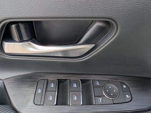 Used 2025 Nissan Kicks SR FWD image 20
