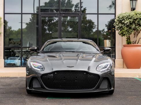 Used 2019 Aston Martin DBS Superleggera RWD image 7