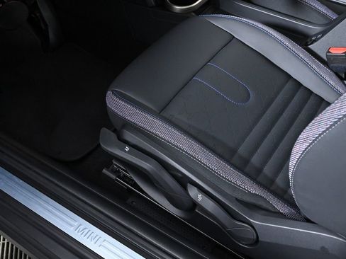 Certified 2025 MINI Cooper S image 25