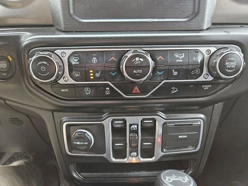 Used 2018 Jeep Wrangler Unlimited Sport S image 16