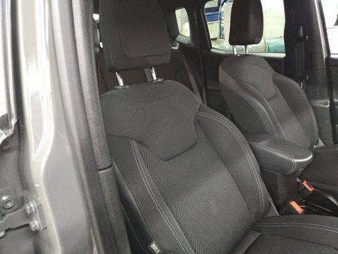 Used 2022 Jeep Renegade Altitude image 30