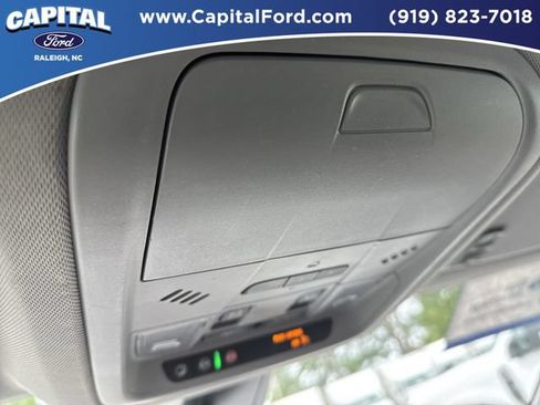 Used 2022 GMC Acadia SLE w/ Driver Convenience Package FWD image 33
