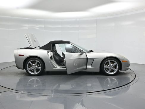 Used 2005 Chevrolet Corvette Convertible w/ Preferred Equipment Group RWD image 4