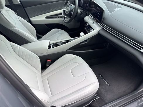New 2026 Hyundai Elantra Limited image 32