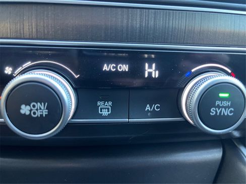 Used 2018 Honda Accord LX image 36