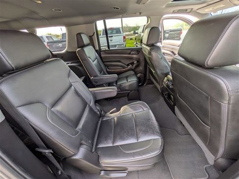 Used 2020 Chevrolet Suburban LT AWD/4WD image 20