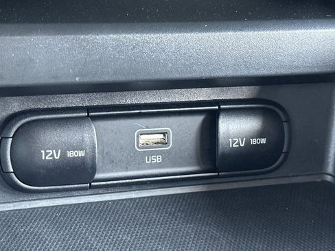 Used 2025 Kia Soul LX w/ LX Technology Package image 13