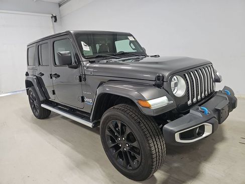 Certified 2022 Jeep Wrangler Unlimited Sahara w/ Cold Weather Group AWD/4WD image 3