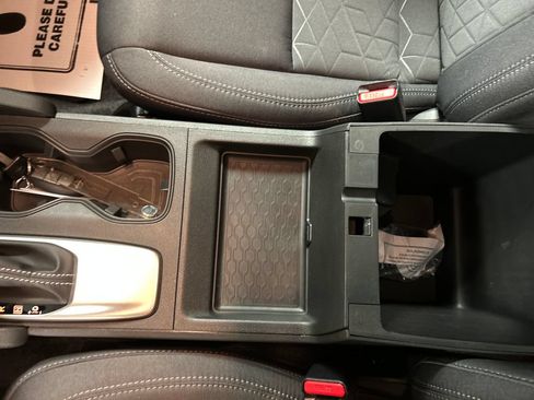 Used 2025 Nissan Frontier SV RWD image 19
