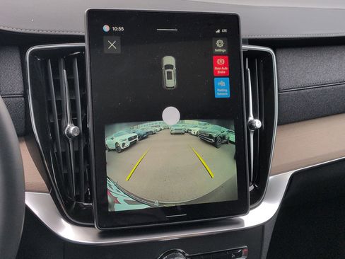 New 2026 Volvo XC90 B5 Core AWD/4WD image 12