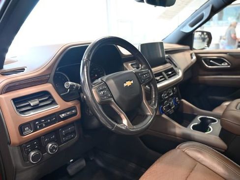 Used 2021 Chevrolet Tahoe High Country w/ Premium Package AWD/4WD image 17