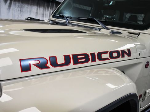 Used 2020 Jeep Gladiator Rubicon w/ Dual Top Group AWD/4WD image 84