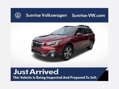 Used 2018 Subaru Outback 3.6R Limited AWD/4WD image 1