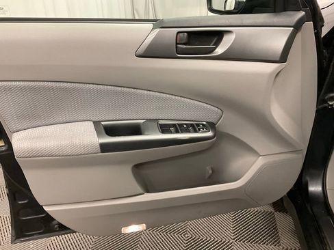 Used 2012 Subaru Forester 2.5X w/ Alloy Wheel Pkg image 9