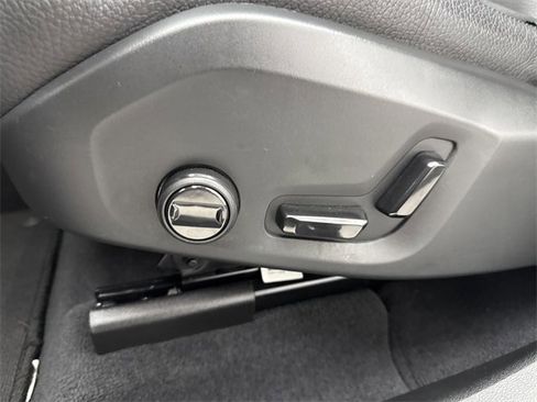 Certified 2024 Volvo XC60 B5 Plus image 28