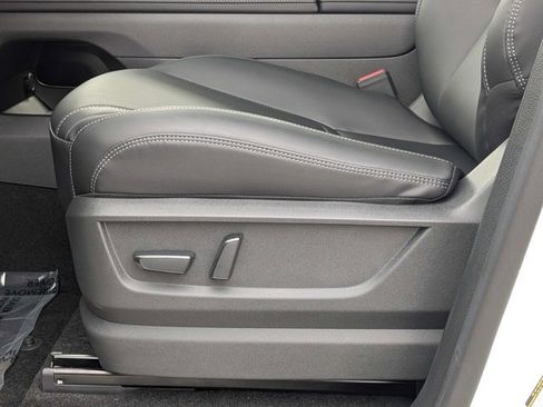 New 2026 Nissan Armada SV image 19