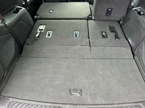 Used 2025 Chevrolet Tahoe LS image 18