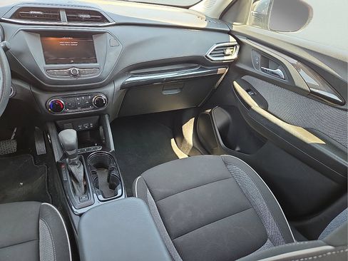 Used 2023 Chevrolet TrailBlazer LT FWD image 12
