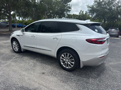 Used 2020 Buick Enclave Essence w/ Sound and Sites Package FWD image 5