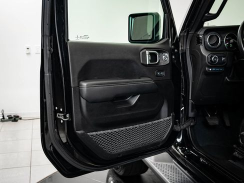 Used 2023 Jeep Wrangler Unlimited Sahara w/ Cold Weather Group image 28