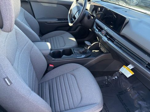 Used 2025 Kia K4 EX image 19