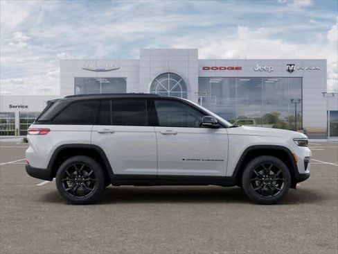 New 2025 Jeep Grand Cherokee Limited image 24