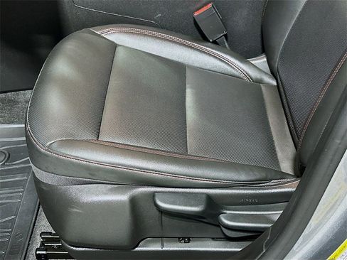 Used 2025 Chevrolet Trax RS w/ Driver Confidence Package image 16