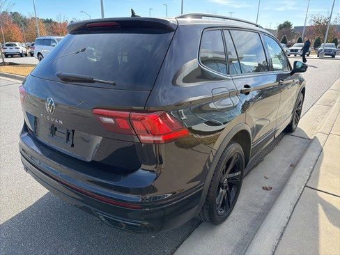 Used 2023 Volkswagen Tiguan SE R-Line image 5