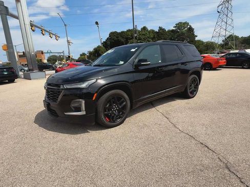 Certified 2023 Chevrolet Traverse Premier w/ Redline Edition AWD/4WD image 4