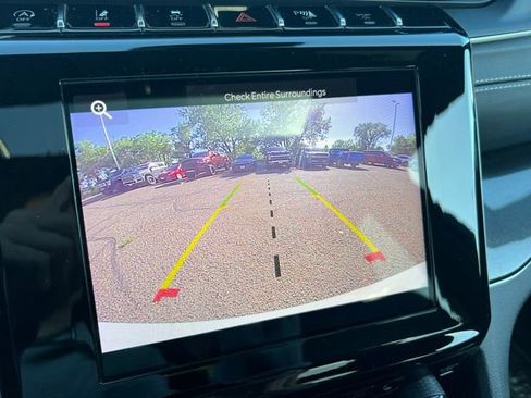 Used 2022 Jeep Grand Cherokee Altitude AWD/4WD image 13
