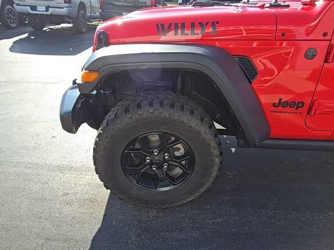 Certified 2025 Jeep Wrangler Willys image 14