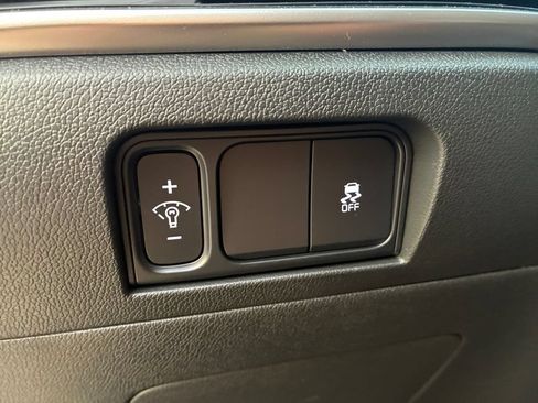 Used 2025 Kia Sorento S FWD image 23