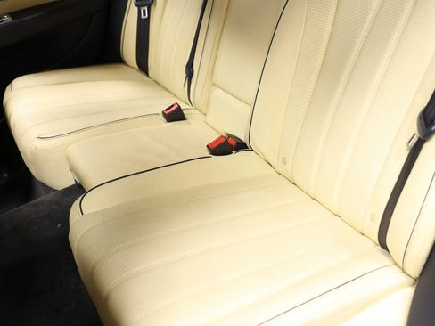 Used 2015 Bentley Flying Spur V8 AWD/4WD image 52