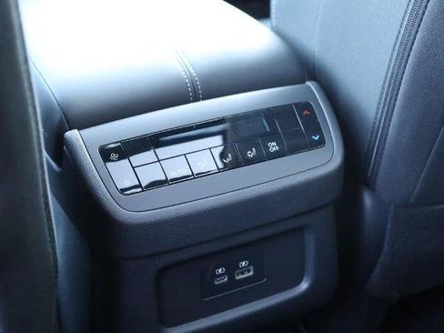 Certified 2025 Nissan Pathfinder SV w/ SV Premium Package AWD/4WD image 25