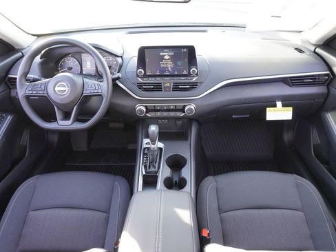 Certified 2025 Nissan Altima 2.5 S image 11